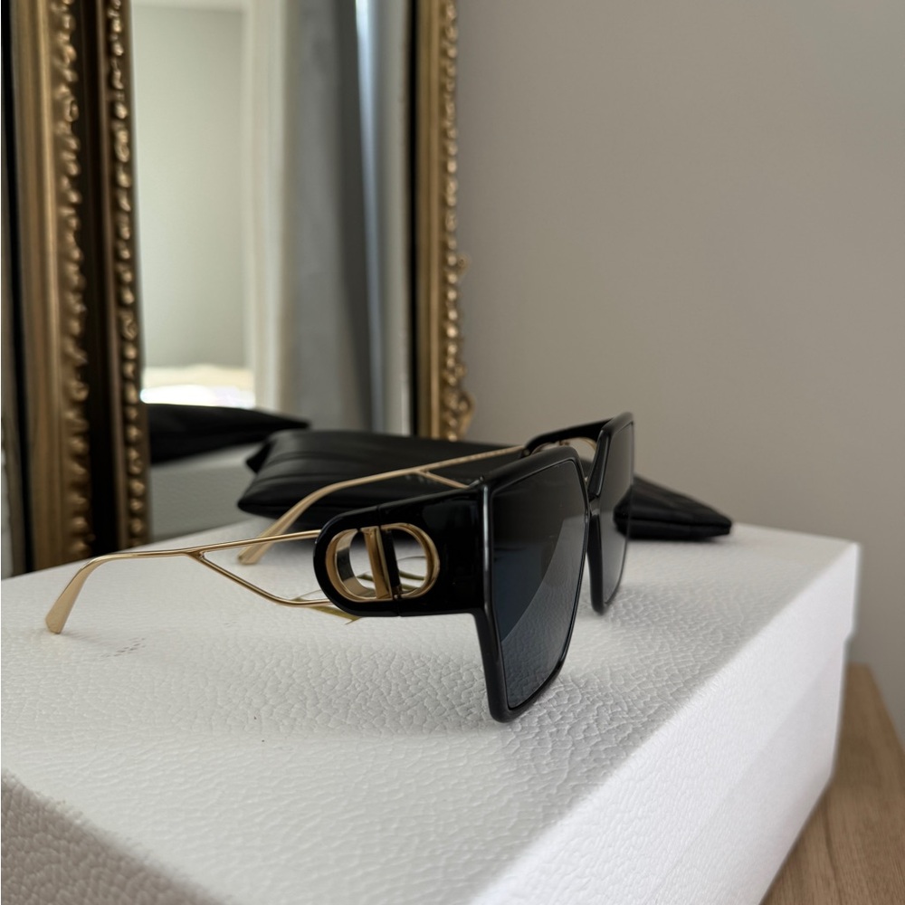 Dior 30 Montaigne black and gold sunglasses - Picture 2 of 6